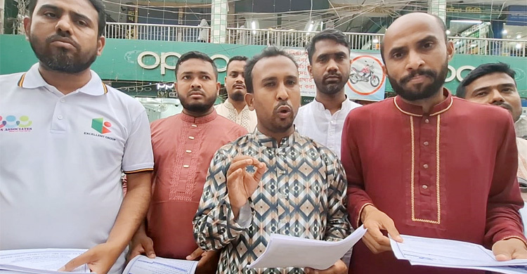 টাকা দিয়ে আ’লীগ ইউনূস সরকারের বিরুদ্ধে প্রোপাগান্ডা চালাচ্ছে